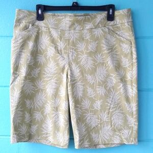 NWT  Coral Bay" Ladies Shorts 14 Petite